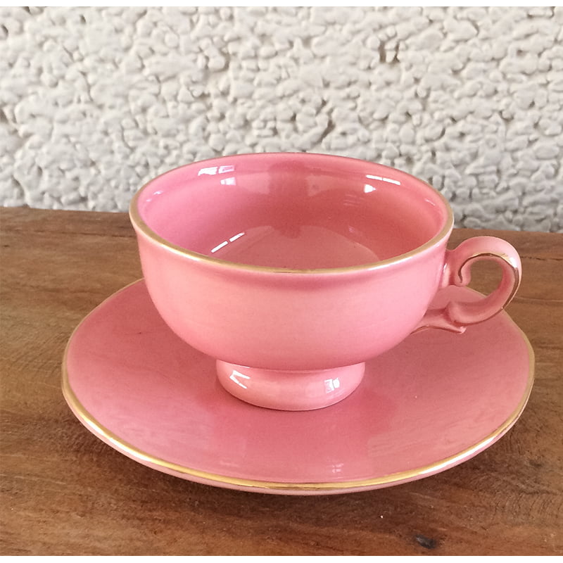 Xícara de chá rosa em cerâmica pintada a mão