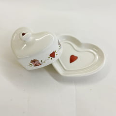 Mantegueira  de porcelana coração casinhas